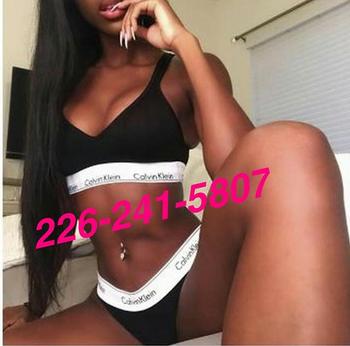 , 22  female escort, Belleville