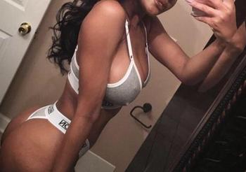 , 22  female escort, Belleville