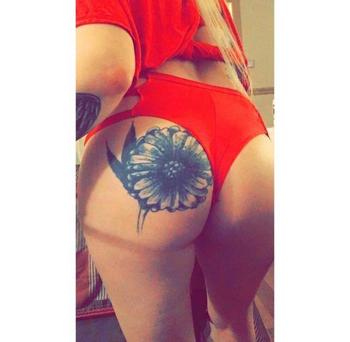 , 22  female escort, Belleville