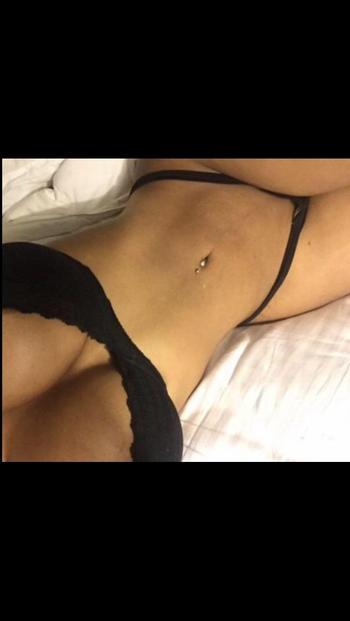 , 21  female escort, Belleville