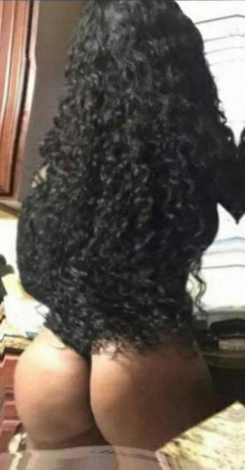 , 22  female escort, Belleville