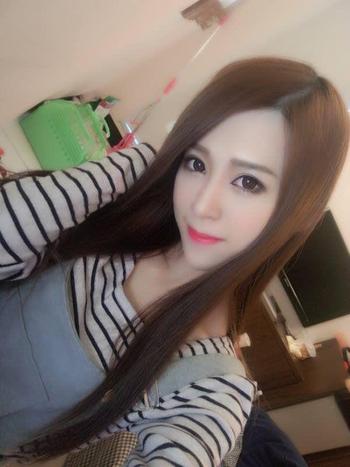 , 22  female escort, Belleville