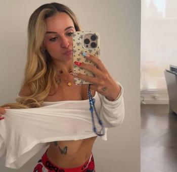 Berlinda, 25 Caucasian/White female escort, Belleville